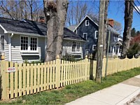 <b>Wood Picket Fence</b>